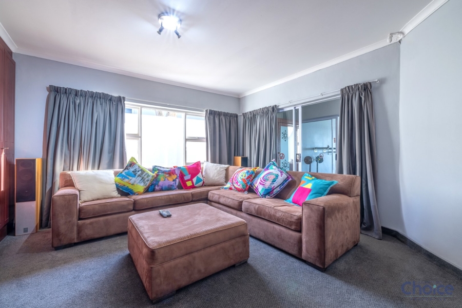 5 Bedroom Property for Sale in Jeffreys Bay Central Eastern Cape